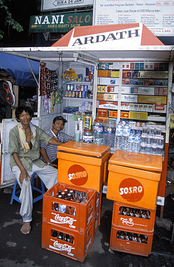 tobaco-vendors-cropped