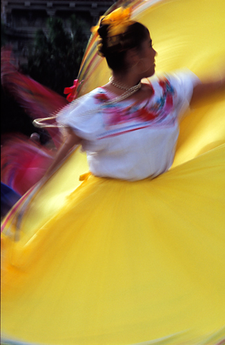 8-Mexican-Dancers-1
